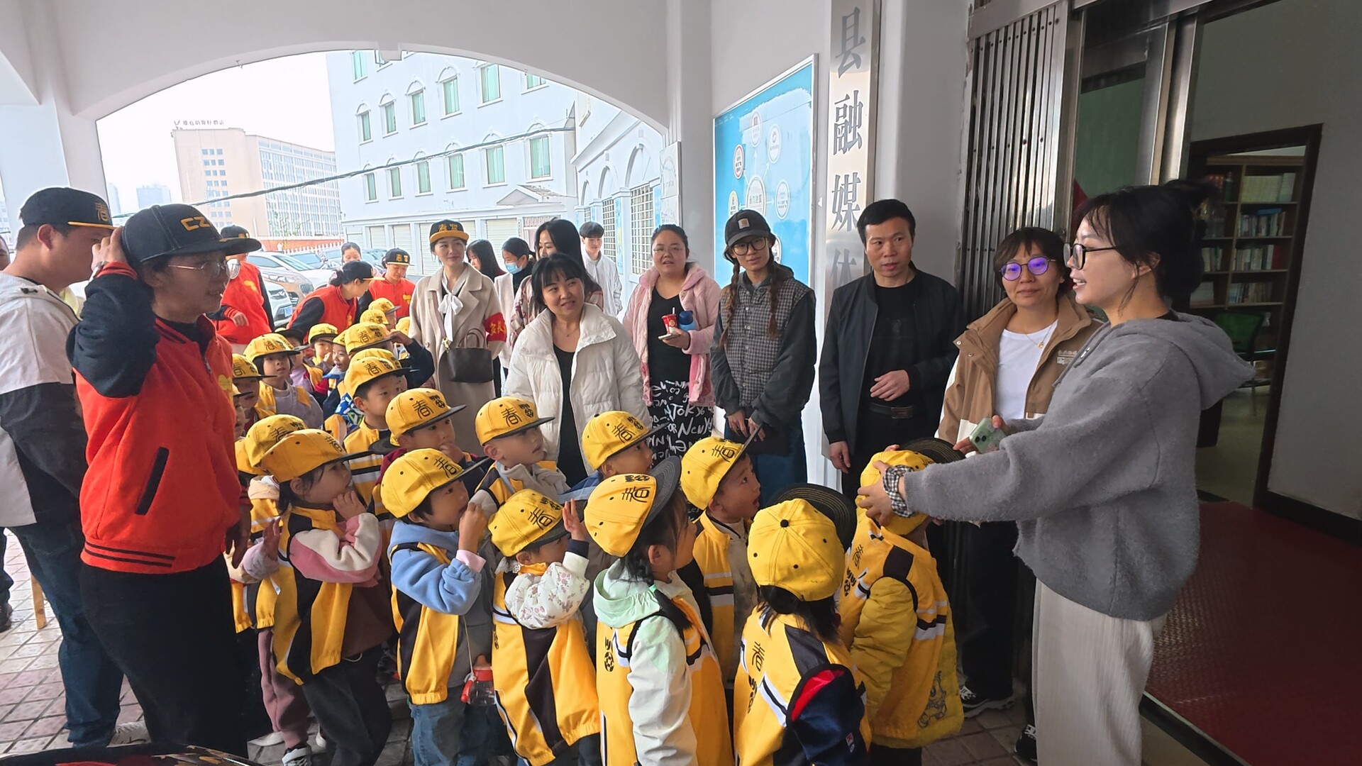 永兴：探秘县级融媒  争做小主播