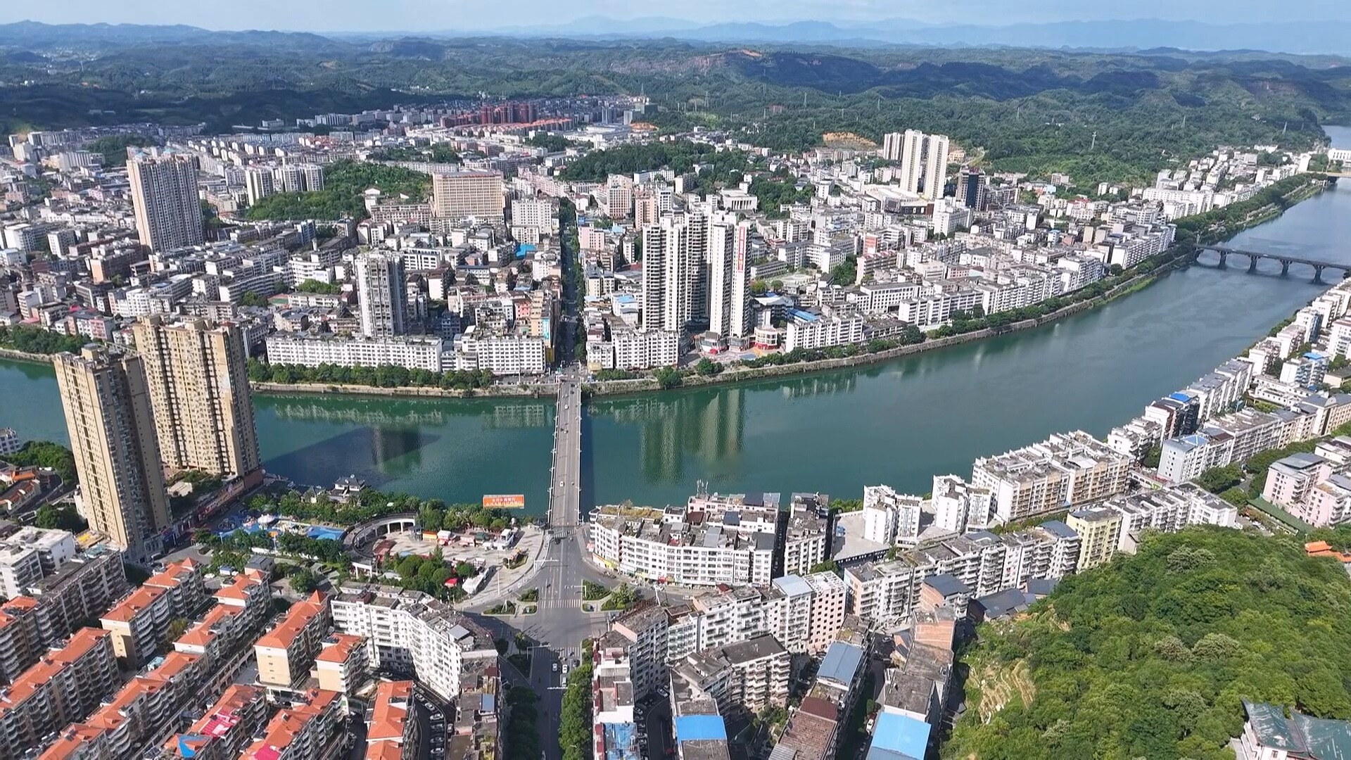 《凝心聚力担使命 砥砺奋进新征程》——永兴县人大常委会工作纪实系列报道 （一）：坚持党的领导  守正创新强监督