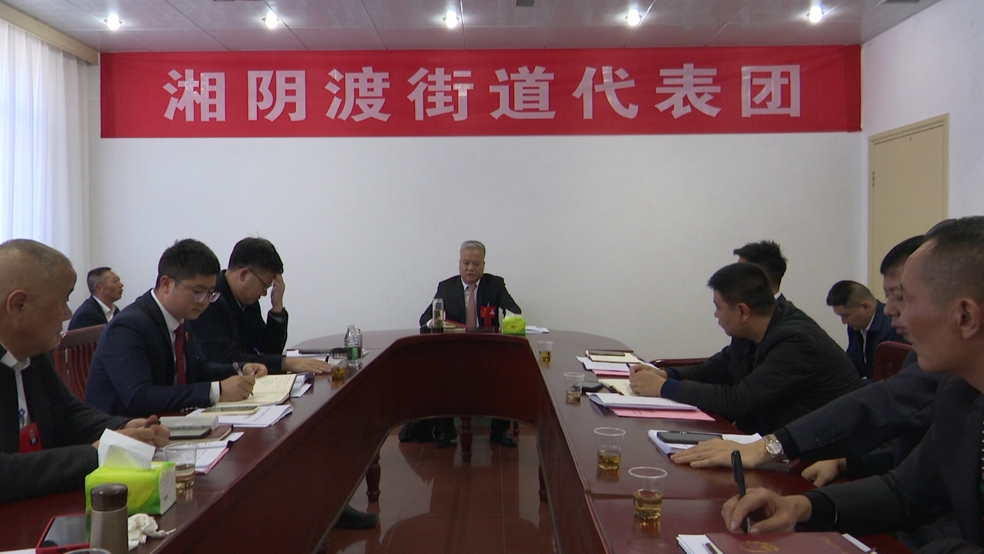 【聚焦两会】人大代表分组审议报告：刘朝晖参加湘阴渡街道代表团讨论