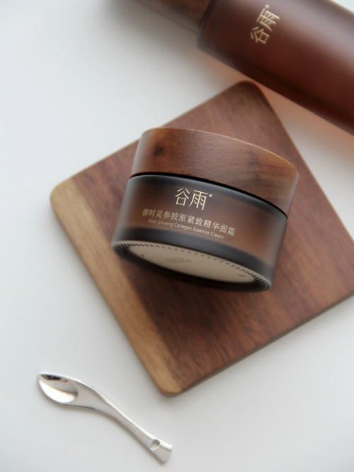 抗老搭配哪套水乳？谷雨山参水乳+霜，三层抗老焕亮系统