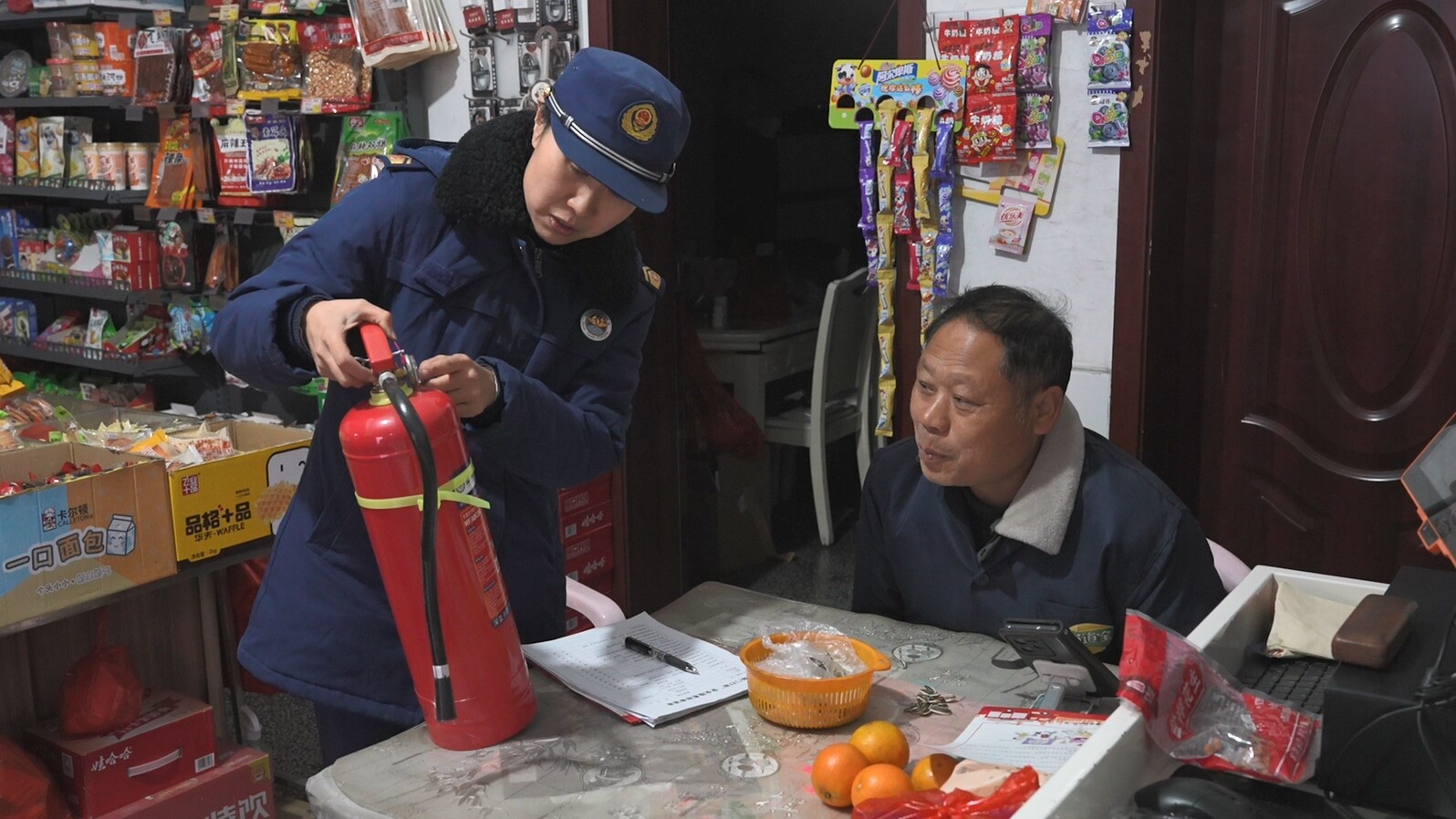 应对低温雨雪冰冻天气|永兴县持续开展“敲门行动” 守护万家温暖