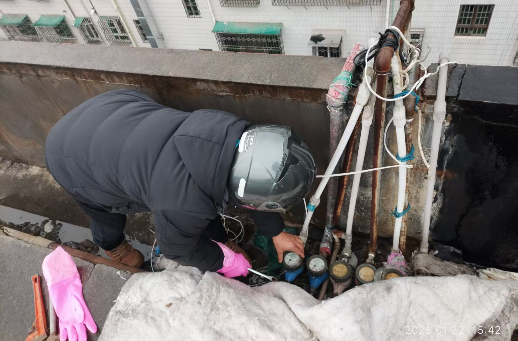 应对低温雨雪冰冻天气|永兴自来水公司:向寒而行，坚守在保障一线