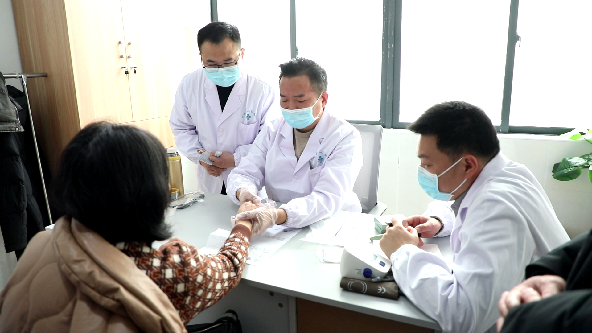 健康永兴|县人民医院举办“关爱健康 远离疼痛”主题义诊活动