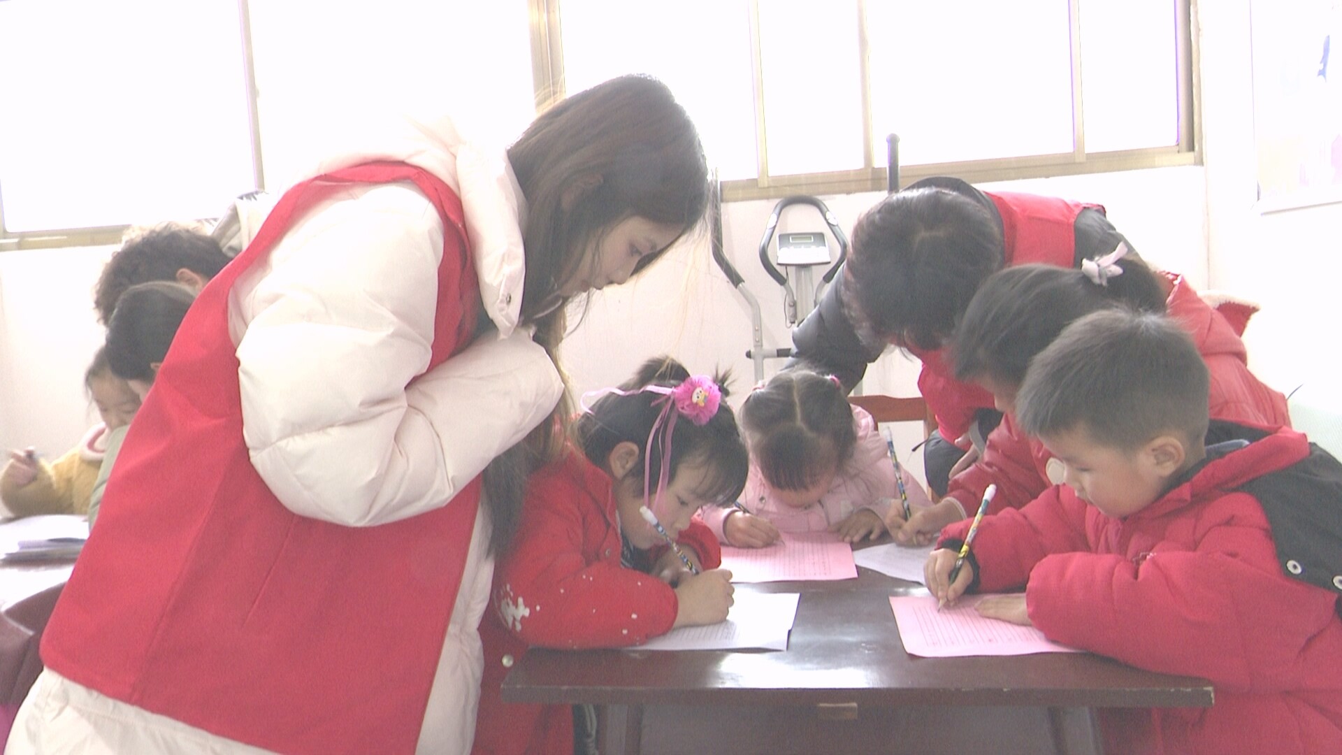 永兴县鲤鱼塘镇：“暖冬童行”关爱行动  护航留守儿童寒假时光