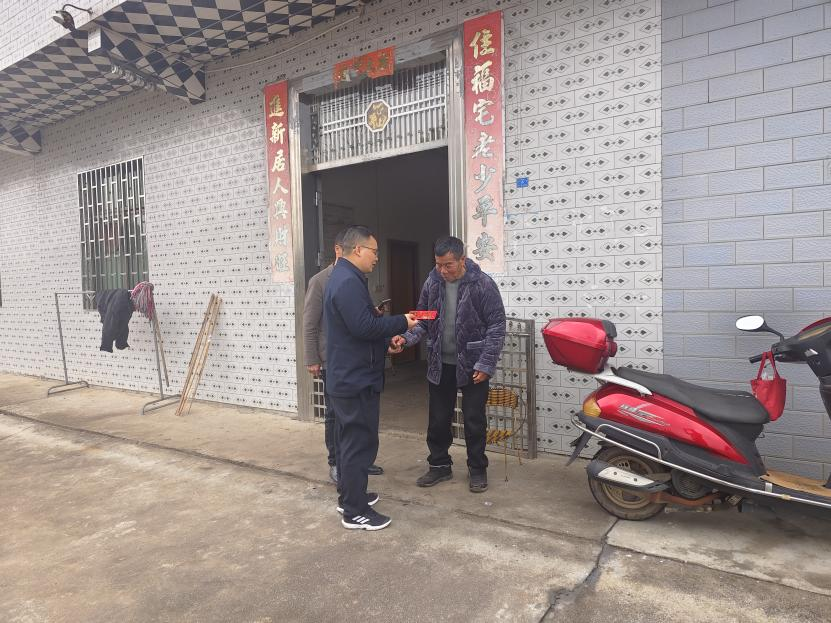 情系桑梓 温暖故里|永兴县柏林镇开展敬老助困慰问活动