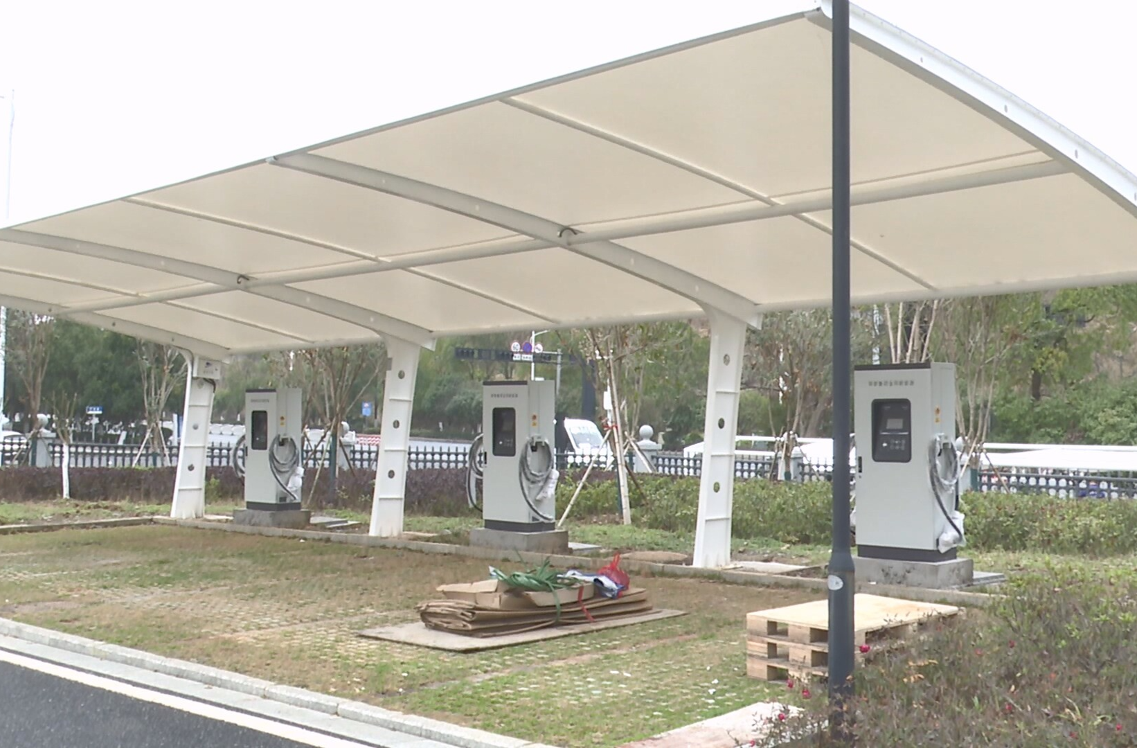 新春走基层|春运新能源出行 永兴县充电服务再升级