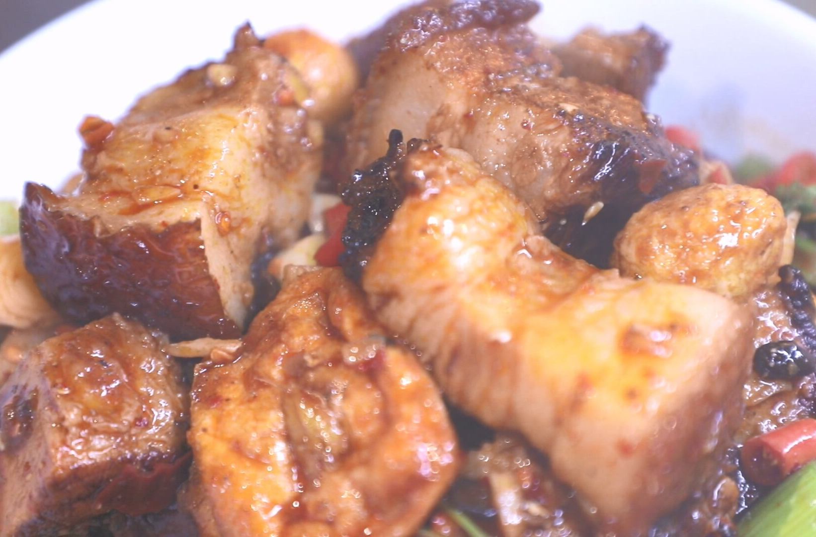 记忆里的年味|红烧肉：红亮醇香年味浓 焖出新春好彩头