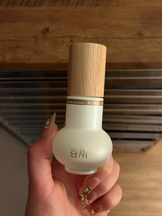 跳出思维，安全美白怎么选？看这六大美白精华就够了