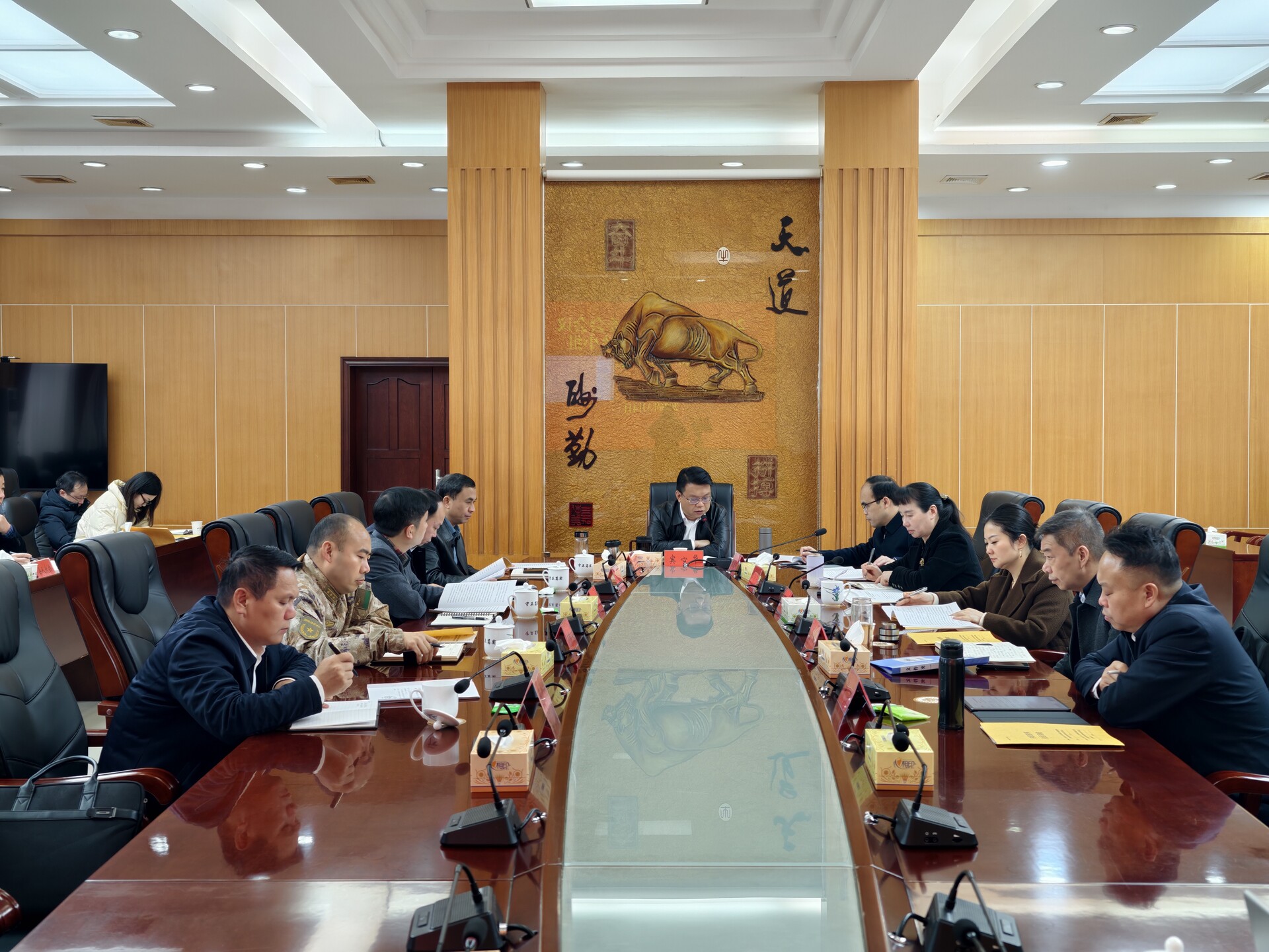 县委党建工作领导小组会议召开：树立和践行正确政绩观  高标准高质量推动学习教育入脑入心见行见效