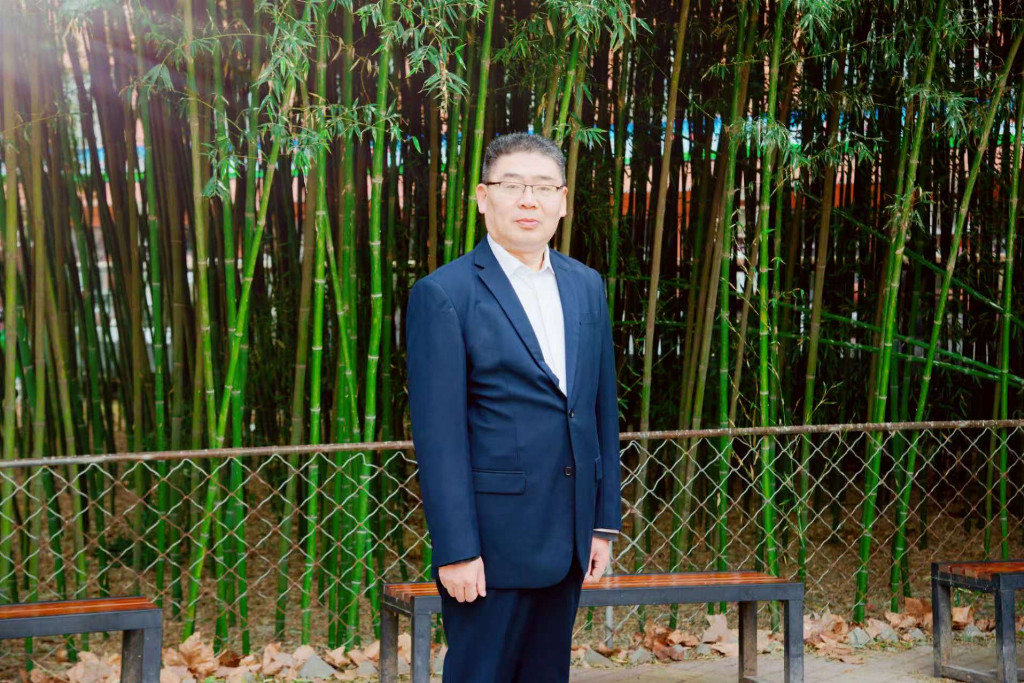 河南诗人董德才荣膺《青年诗人》2025年度“十大实力诗人”奖