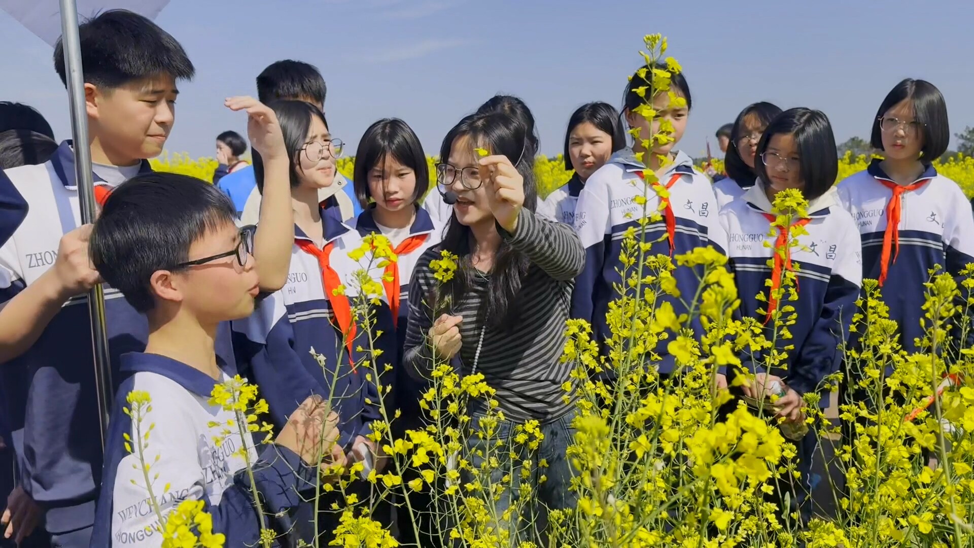永兴县文郡文昌学校：春日里的“移动课堂”