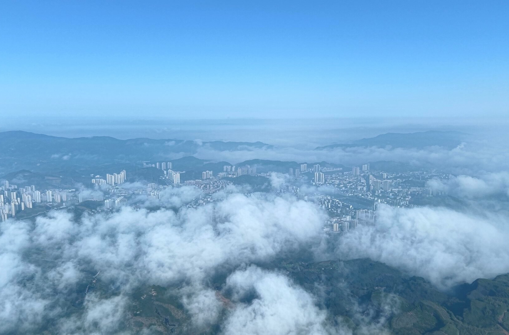 雾漫便江入画来：航拍永兴 美到窒息