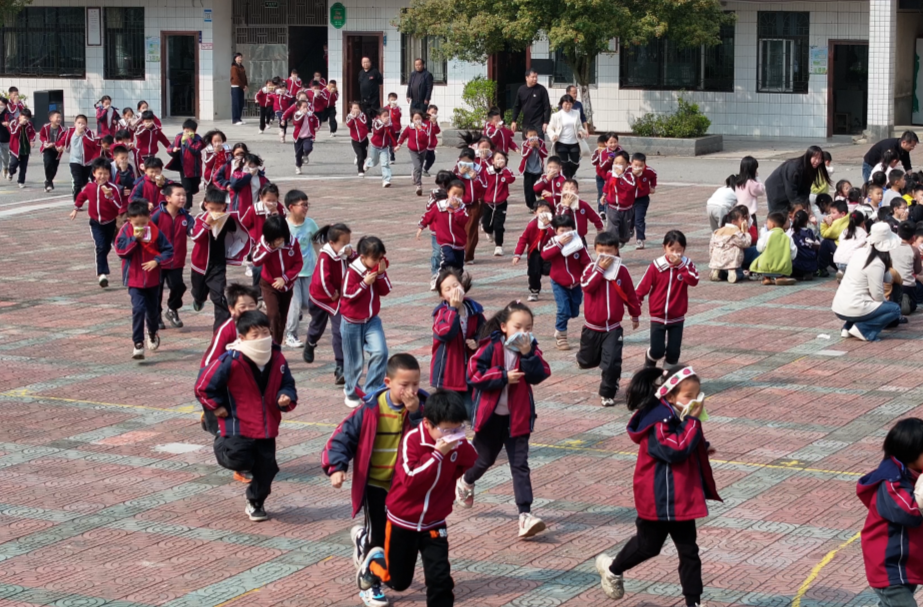 永兴县举行“全国中小学生安全教育日”主题活动