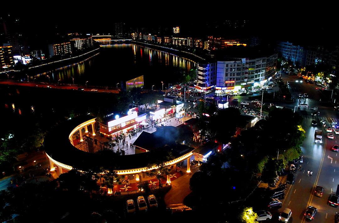永兴“五一”假期夜市经济火热 小龙虾引爆消费新引擎