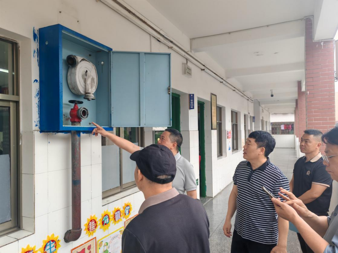 抓实安全“三个一”    筑牢校园平安防线