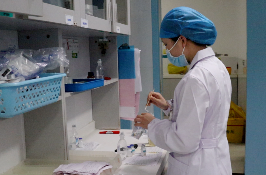致敬白衣天使｜县人民医院·李楚娟：精技护心守初心 温情待患显担当