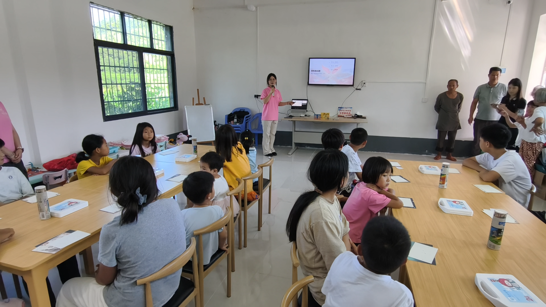 湘南学院实践团走进乡村开展暑期公益课堂