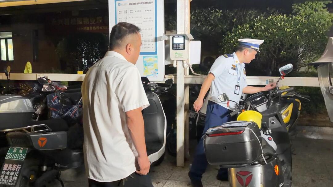 全民守护安全行动|永兴县消防安全专项夜查行动 筑牢小区消防安全防线