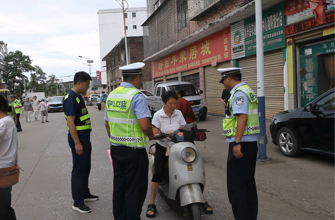 全民守护安全行动|永兴：警地联动治乱象 戴帽护行保平安