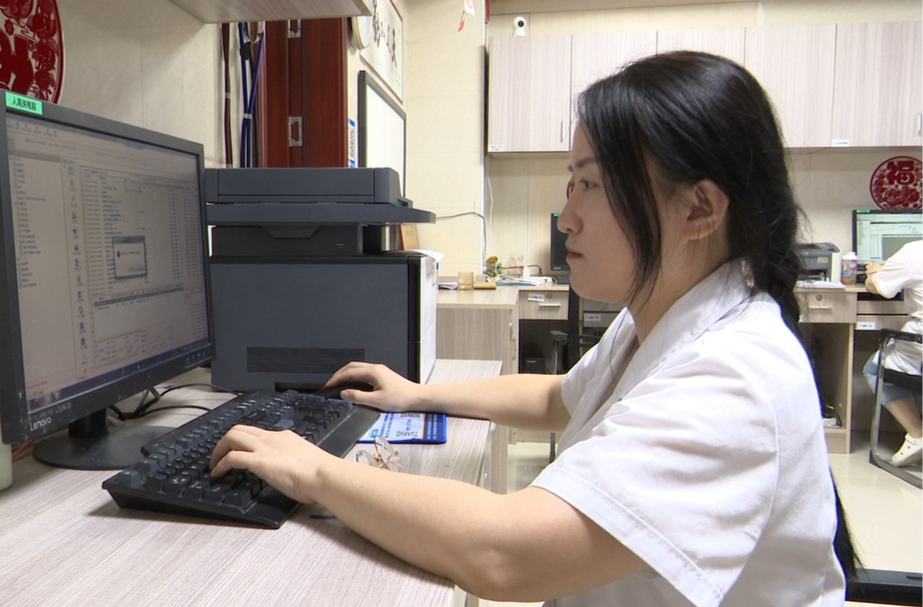 ​致敬医者 礼赞仁心|黄夏雨: 深耕内科十八载 恪尽职守护民安康