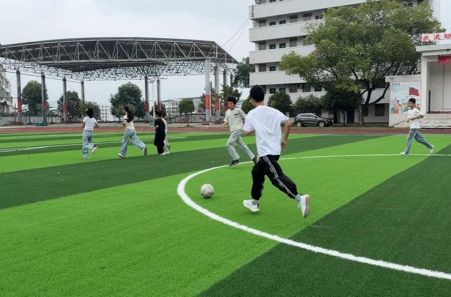 开局八好 乘势而上|康巴赫爱心球场落地永兴 湘阴中学球场建成使用
