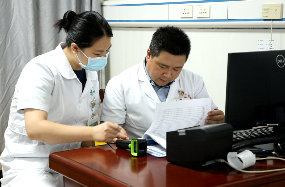 致敬医者 礼赞仁心|马扩平：坚守急诊一线的“定海神针”