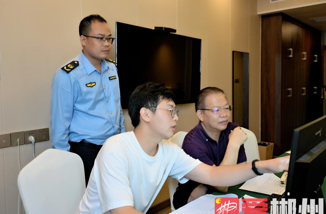 省第四生态环境保护督察组组长唐道明一行看望慰问信访工作人员