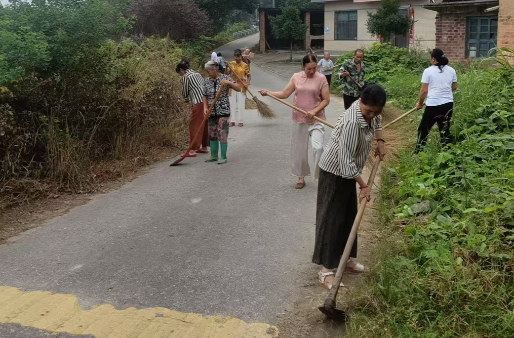 永兴县鲤鱼塘镇：大扫除焕新颜 做糍粑聚民心
