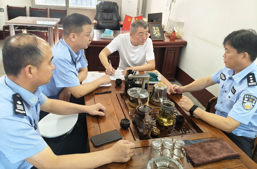 永兴县公安局交管大队：精准宣教进企 筑牢源头防线