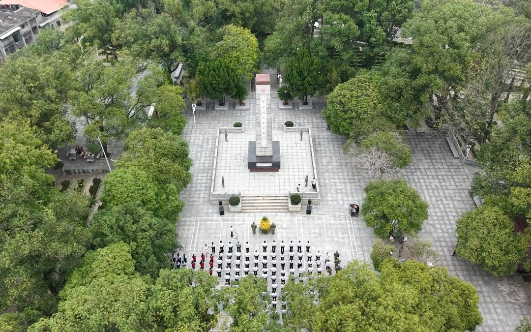 永兴县举行烈士纪念日向英雄烈士敬献花篮仪式