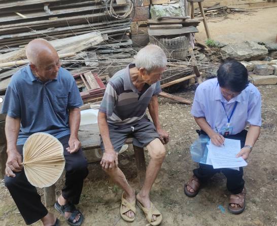 永兴县金龟镇： “敲门入户”进村庄 消防宣传“零距离”