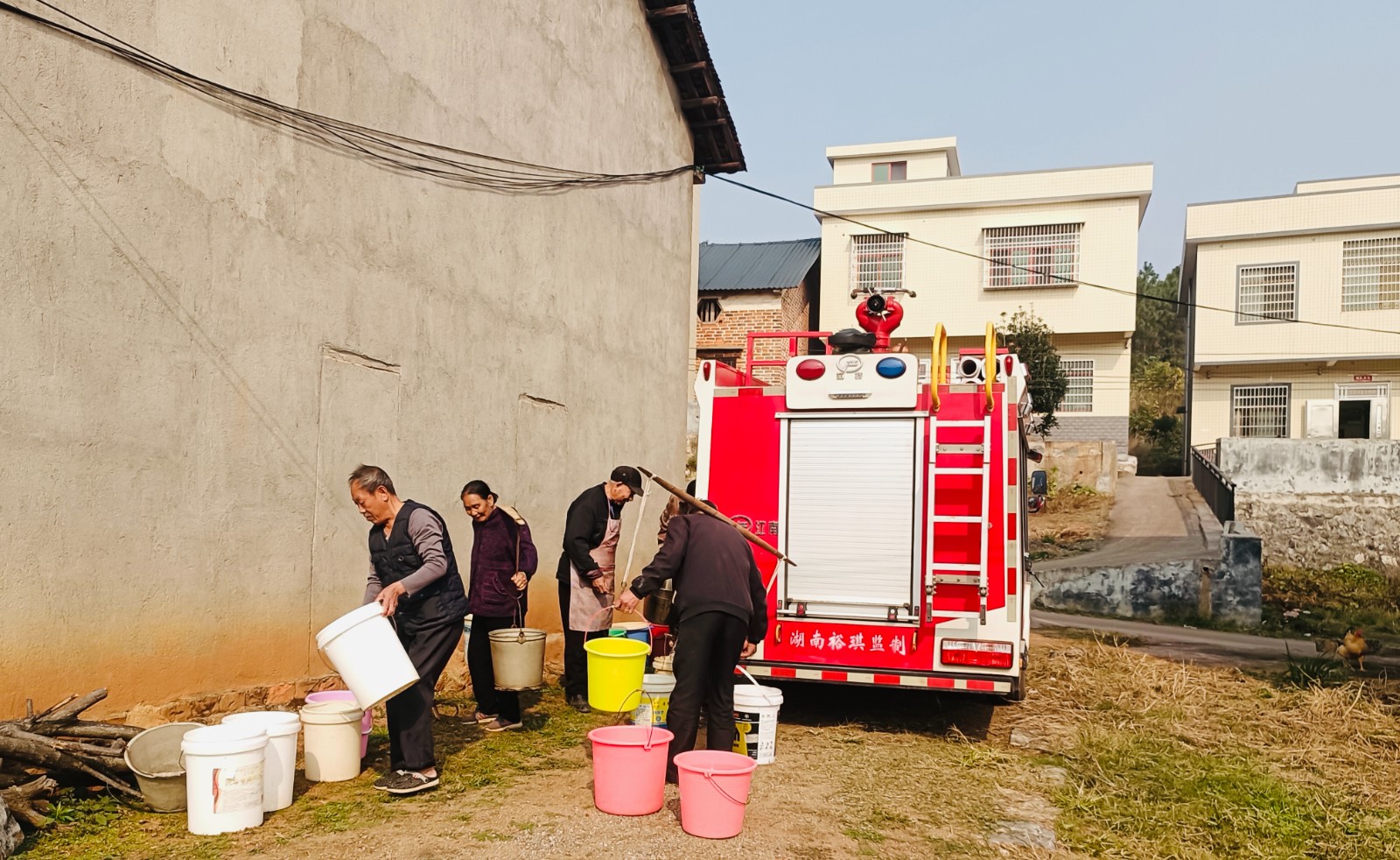 永兴县洋塘乡：积极送水暖人心，贴心服务保民生