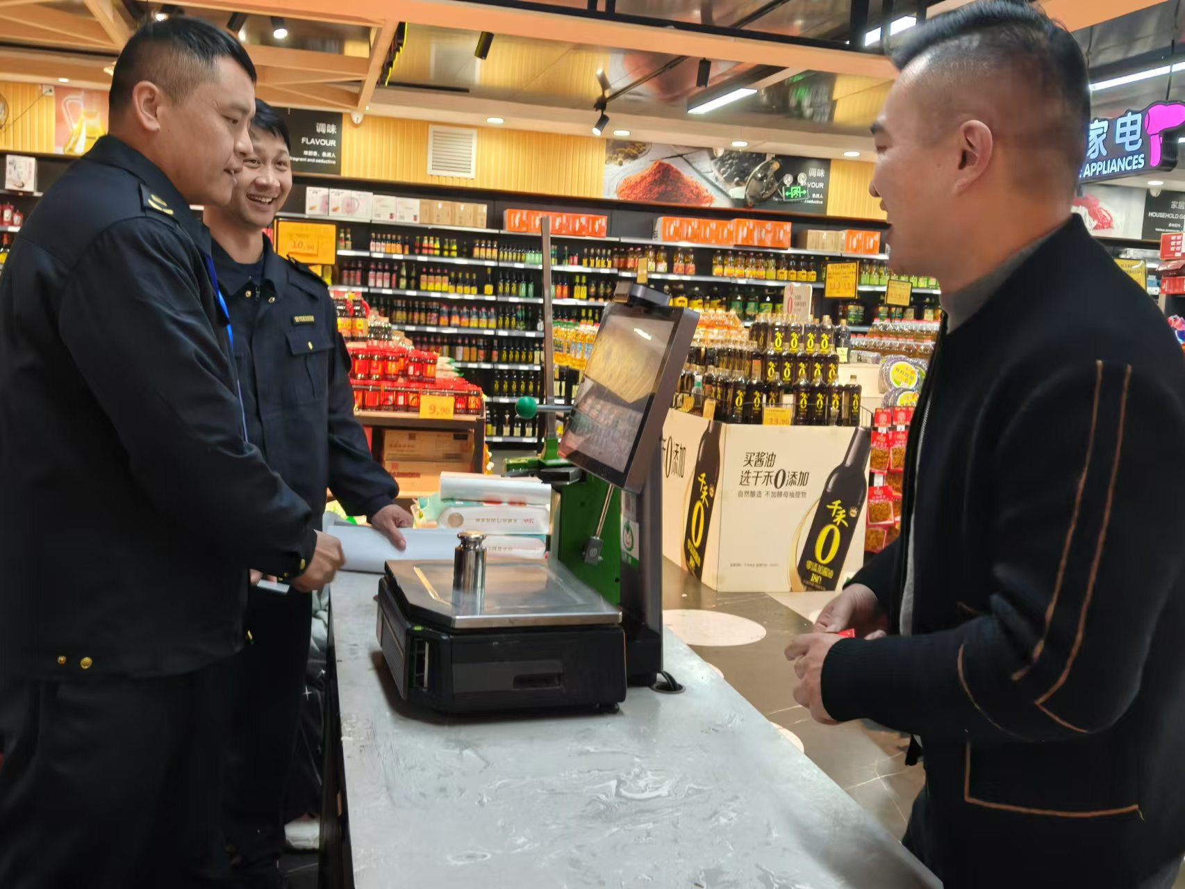 永兴县市场监督管理局高亭司中心所积极开展春节前食品药品安全“年关守护”行动