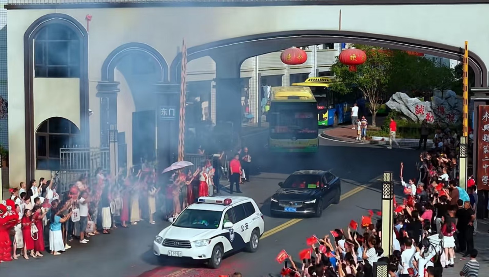 永兴交警“硬核护航” 为高考学子铺就平安赶考路