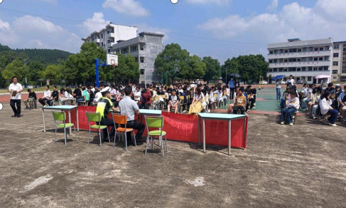 永兴县金龟镇： 红色教育+校园安全治理 启动“开学护苗”专项行动
