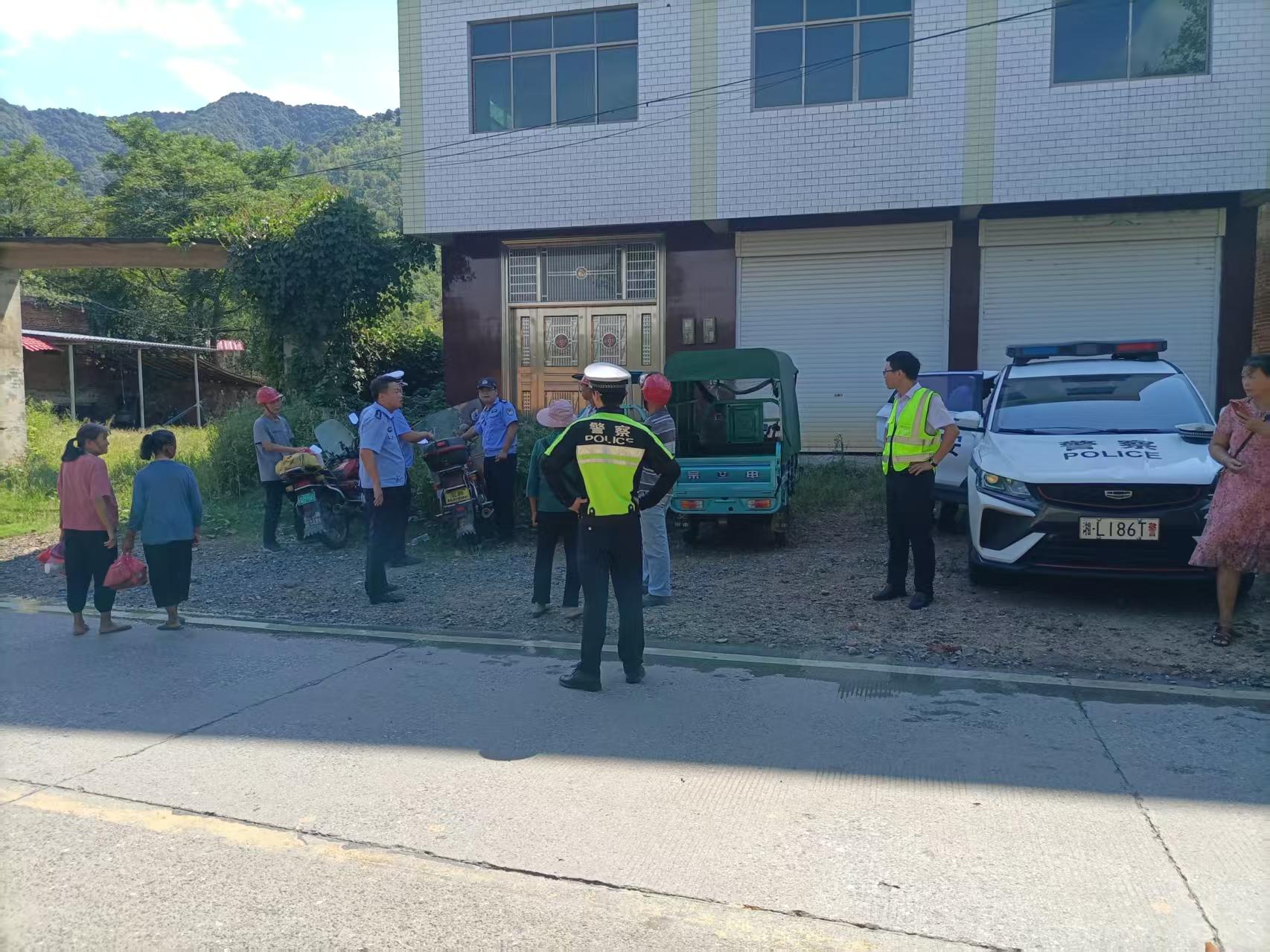 永兴县鲤鱼塘镇扎实推进“戴帽工程”专项整治行动