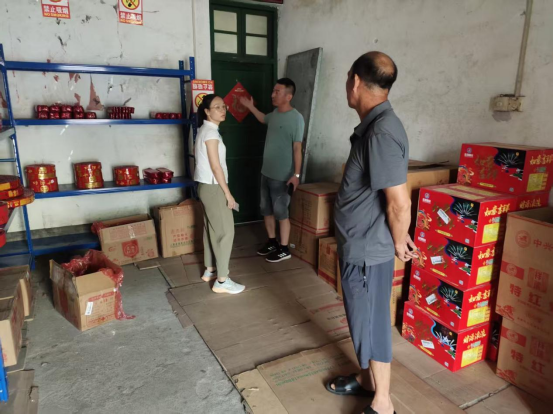 永兴县龙形市乡:开展食品安全和烟花爆竹安全检查,切实筑牢安全防线
