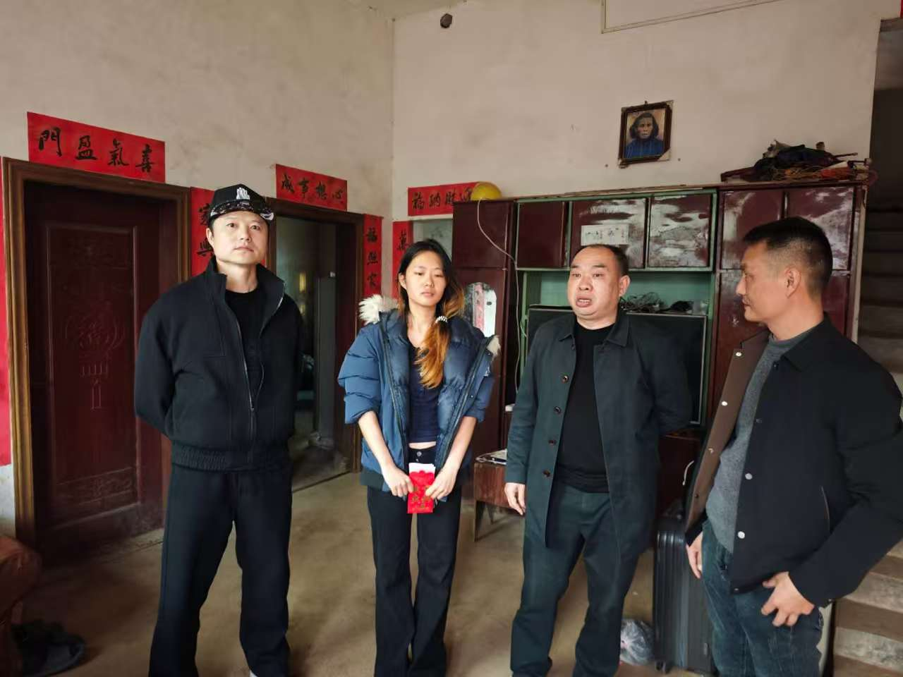 永兴县高亭司镇：爱心企业家情系桑梓 寒冬送暖助贫困家庭