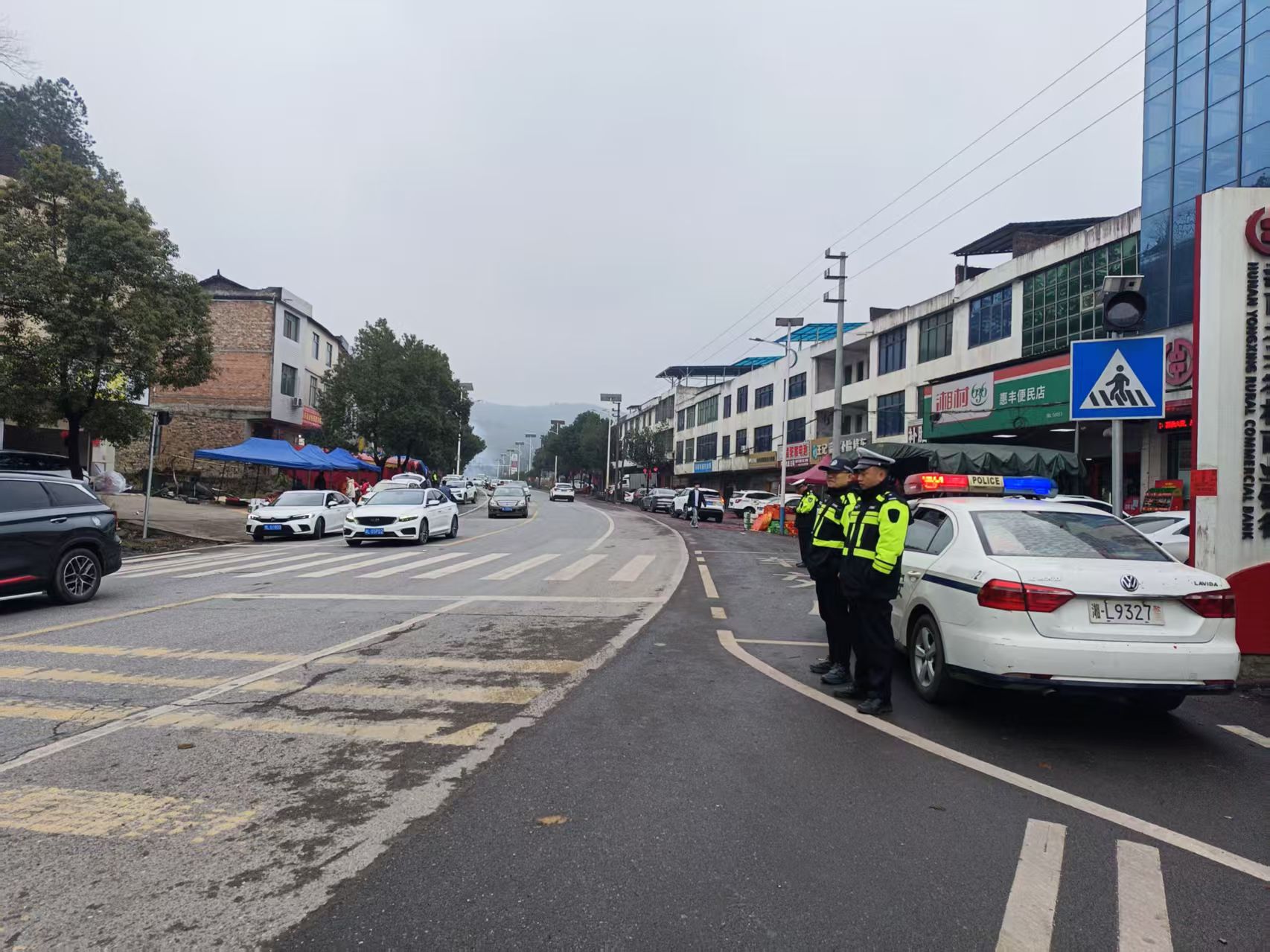 永兴县金龟镇：多部门联动开展春节交通秩序安保行动