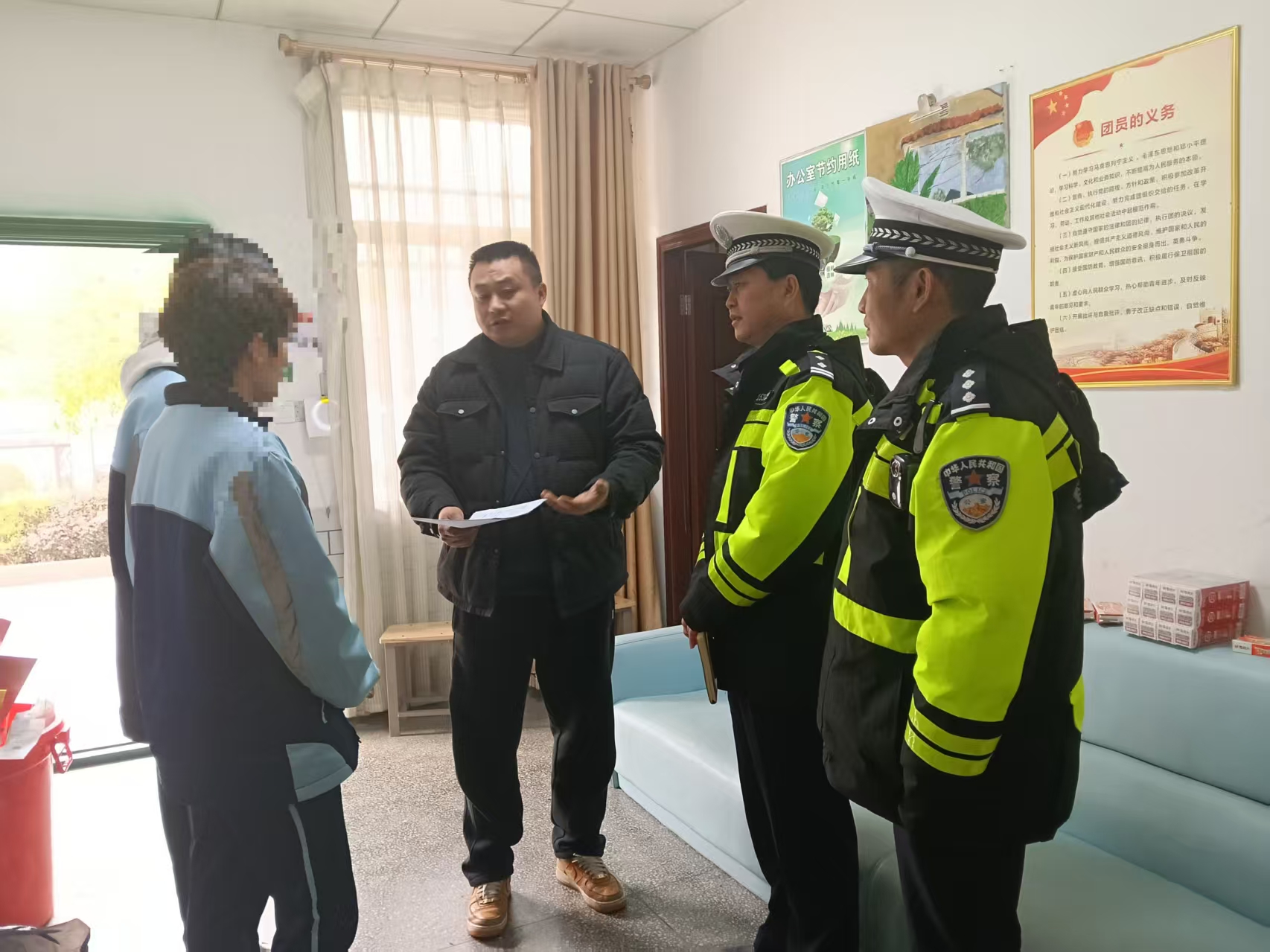 永兴交警进校园约谈校方，筑牢校园交通安全防线