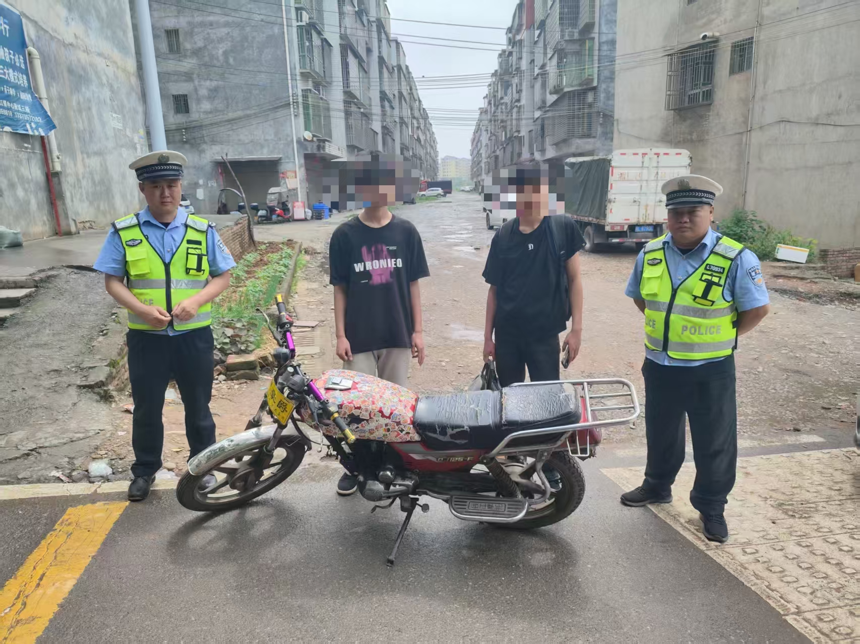 重拳出击护安宁！交管大队“白+黑”全天候严查“鬼火摩托”及飙车乱象