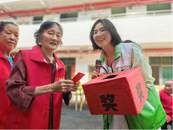 情暖重阳|民政社工香梅敬老院暖心关怀